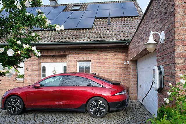 Mit Solarstrom das E-Auto laden