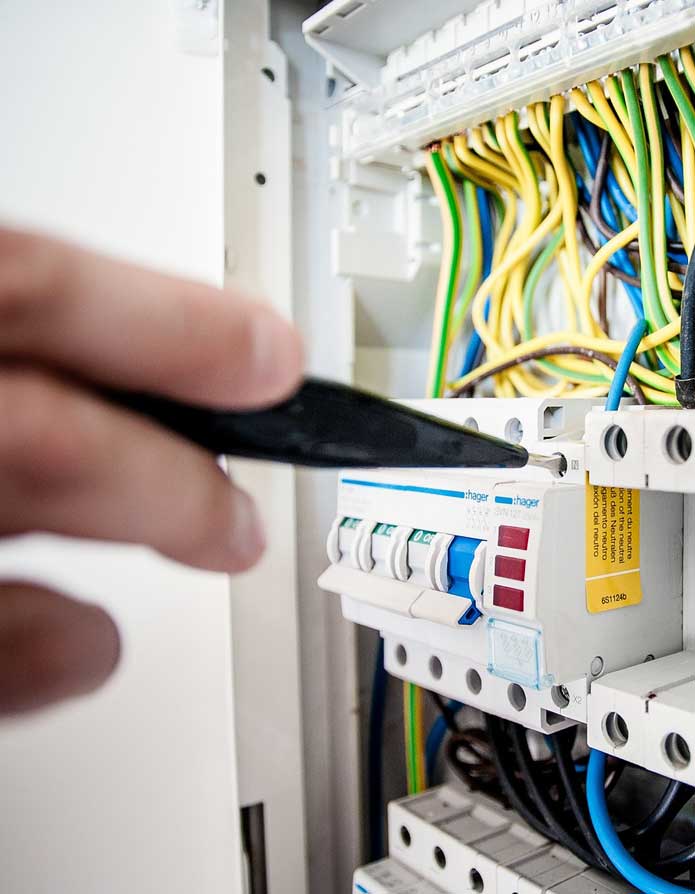 Prüfung Photovoltaik Stromverteiler